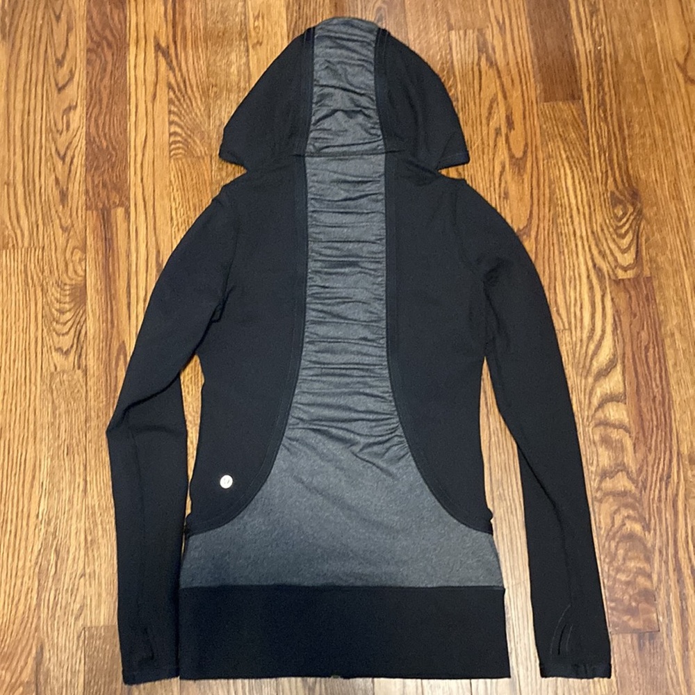 Lululemon Jacket - Size 4 - Picture 2 of 3